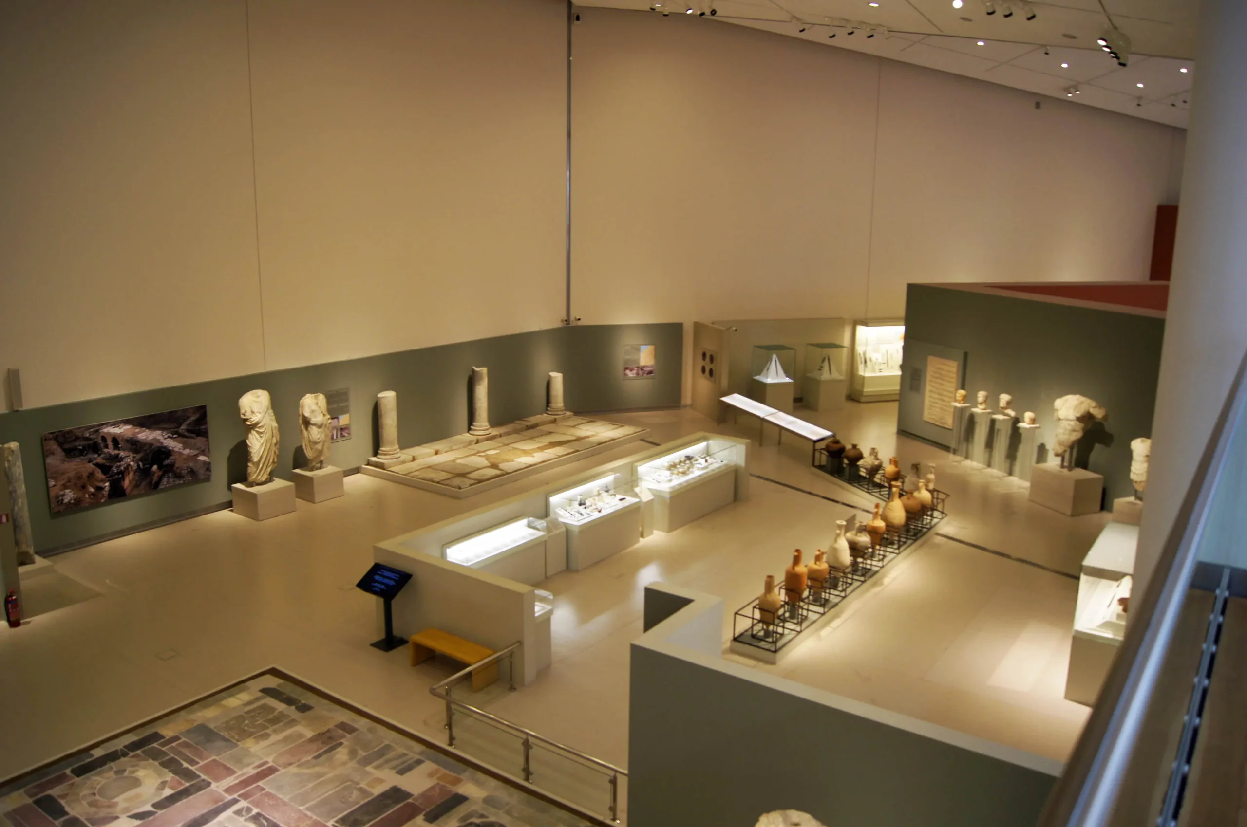 Αίθουσα Δημόσιου Βίου