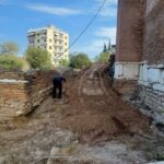 ΔΥΤΙΚΗ ΠΛΕΥΡΑ ΔΙΑΔΡΟΜΩΝ ΕΠΙΣΚΕΠΤΩΝ ΠΡΙΝ ΤΗΝ ΟΛΟΚΛΗΡΩΣΗ ΤΟΥ ΕΡΓΟΥ