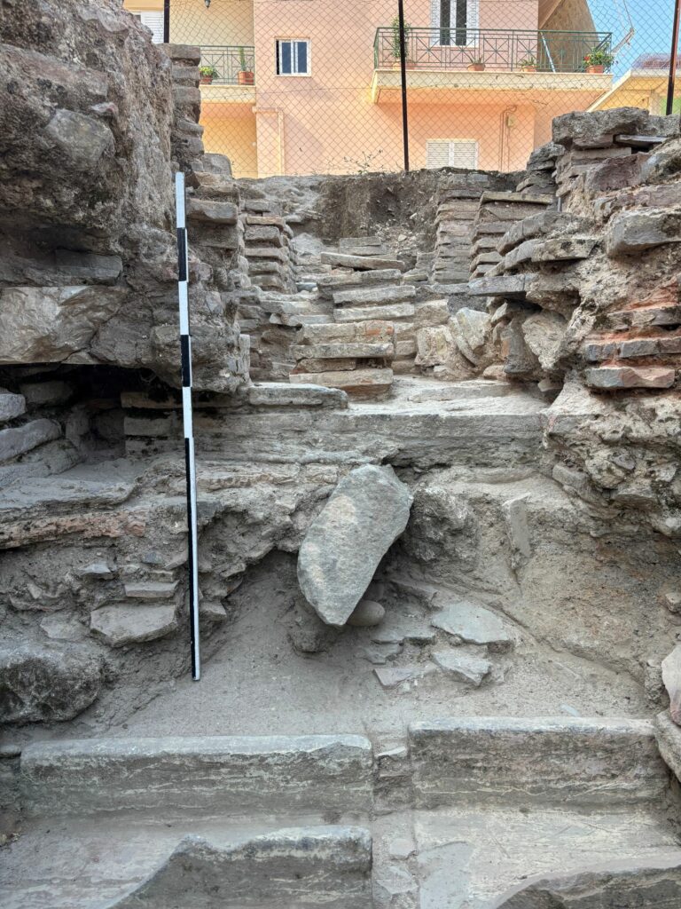 αγωγός 4